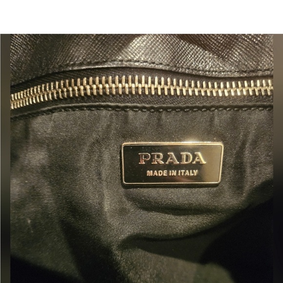 Low start. PRADA Nylon Shoulder Bag. EUC Pre-loved H:9.25" × W:11.5" COA - Picture 9 of 12